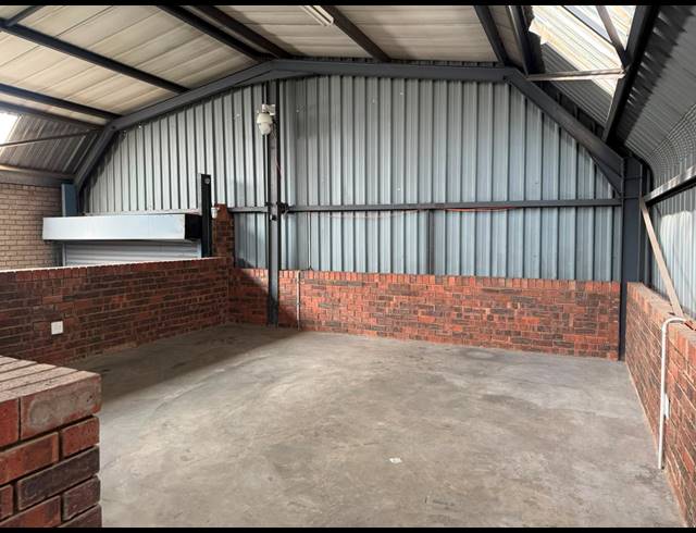 275M² WAREHOUSE TO LET IN SPARTAN